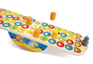 Hape Don’t Wake Up Cat! A fun balancing game