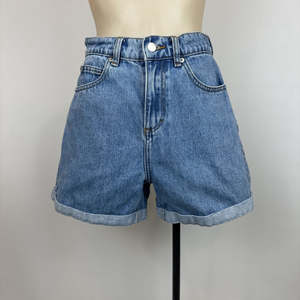 Size Small 8 10: Show Po Shorts - 8