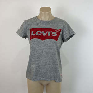 20 Under: Levi's Tee - S