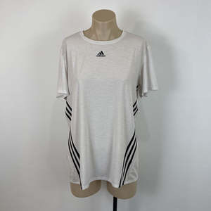 Activewear: Adidas Tee - M/L
