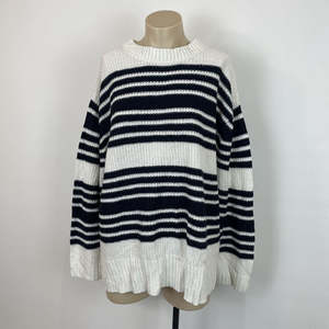 Knits: Capture Knit Jumper - M