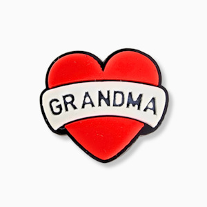 Slogan Jibbitz Collection: Love Grandma Charm