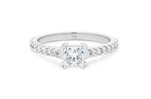 Belle: Princess Cut Diamond Solitaire Ring