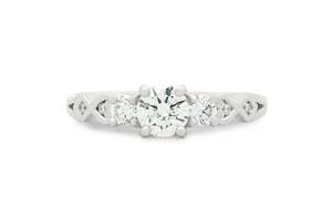 Baile: Brilliant Cut Diamond Three Stone Ring