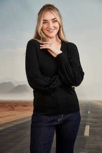 Verge: VERGE NINA SWEATER - BLACK