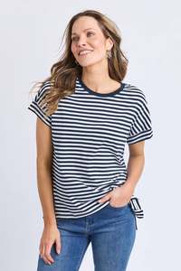 Elm: ELM YARA STRIPE S/S TEE - NAVY & WHITE STRIPE