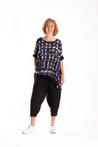 Deeanne Hobbs: DEEANNE HOBBS LEESE TOP - DAISY GRAFITTI