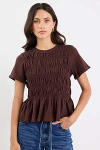 STORIES BE TOLD NEAT SLUB SHIRRED DETAIL SS TEE - CHOCOLATE