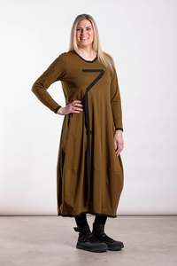 DEEANNE HOBBS MARCIA DRESS - SPICED COFFEE