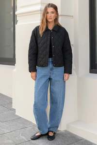Vogue: AMONG THE BRAVE GRADUATE 90'S BLUE BARREL DENIM JEANS