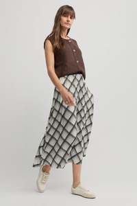 Vogue Skirts: YARRA TRAIL NUVELA SKIRT