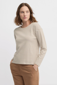 YARRA TRAIL DIVISION TEE - ECRU/ALMOND