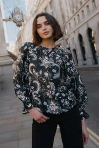IVY + JACK BRIEFLY BLACK SCROLLING FOLIAGE FRILL SLEEVE CREW NECK TOP