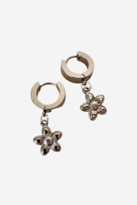 Jewellery: PENNY FOGGO TEXTURED FLOWER HUGGIES