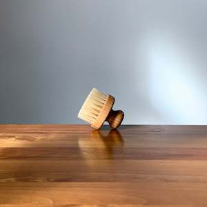 Wooden Body Brushes: FACIAL BRUSH | ROUND