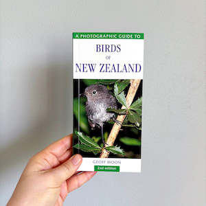 Books: A PHOTOGRAPHIC GUIDE TO BIRDS OF NEW ZEALAND
