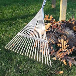 Gardening Outdoor: BURGON & BALL | LEAF RAKE