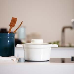 Enamelware: RIESS | AROMAPOTS