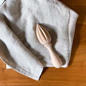 WOODEN CITRUS JUICER