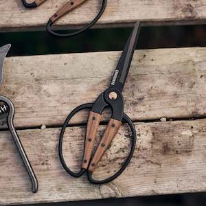 BAREBONES | WALNUT GARDEN SCISSORS