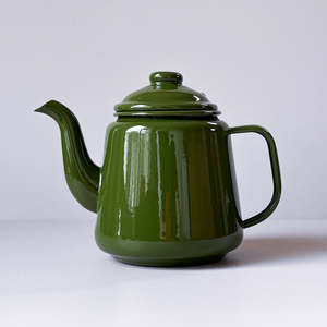 For The Beach Goer: HUNTER GREEN ENAMEL TEAPOT