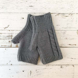 Fashion Accessories: Fingerless Single Cable Gloves