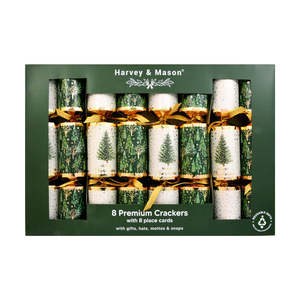 8 Premium Christmas Crackers