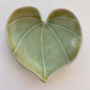 Nz Ceramics: Kawakawa Heart Leaf - Medium