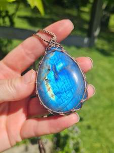 Crystal Jewelry: Labradorite Wrapped in Flaxseed