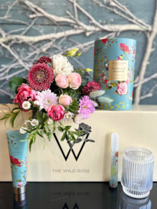 Flower Gift Boxes: Enchanted Bundle