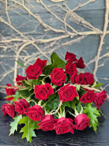 Valentines Day Flowers: Beautiful Roses Bouquet