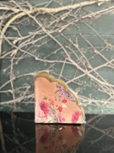 Valentines Day Flowers: Pastel Roses Gift Box