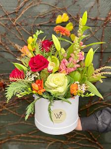 Valentines Day Flowers: Bright Hat Box