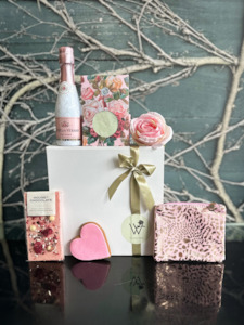 Gift Box: Make Her Blush