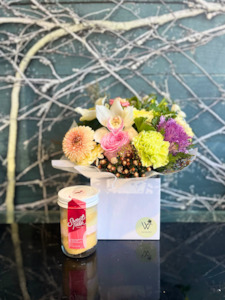 Flowers: Deluxe Birthday Posy Bundle