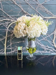 Gifts: Côte Noire Grand Summer Hydrangea - White