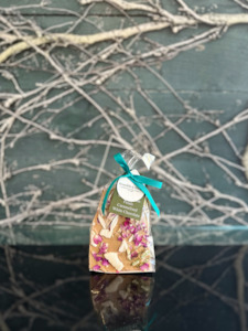 Bramble & Hedge Raspberry, Strawberry & White Belgian Choc Honeycomb