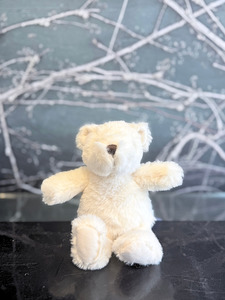 Gifts: Littlefoot Bear - Warm White