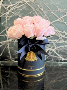 Côte Noire Pink Rose Hat Box Bouquet