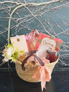 Mothers Day Gifts: Mother’s Day Deluxe Gift Basket