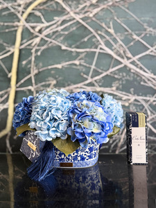 Cote Noire 1: Côte Noire - Chinoiserie Hydrangea Blue