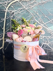 Gift Box: Hello Little Love