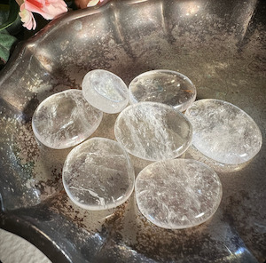 Products: Clear Quartz Flatstone Clarity / Cleansing / Amplify The Witchery NZ