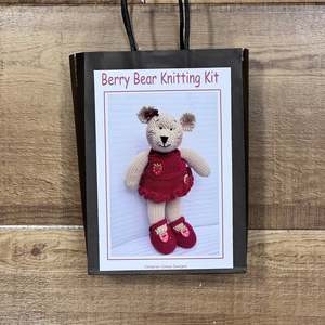 Patterns: Berry Bear Knitting Kit