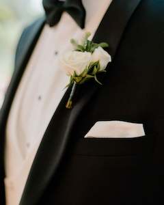 Fresh Flowers: HIGH SCHOOL FORMAL BUTTONHOLE