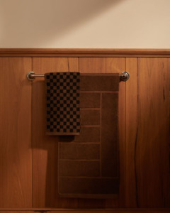 Bathroom: GREENWICH BATH TOWEL - RHUS