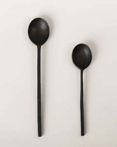 BLACK SPOON WITH SQUARE HANDLE