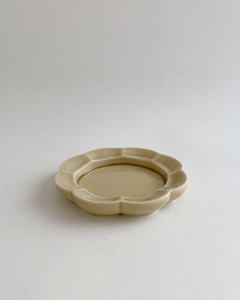 Homeware: SETO PORCELAIN INCENCE FLOWER DISH