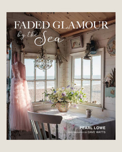 Books: FADED GLAMOUR BY THE SEA - PEARL LOWE