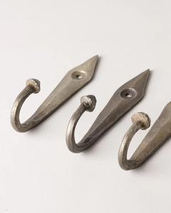 All: POINTY END BRASS HOOK